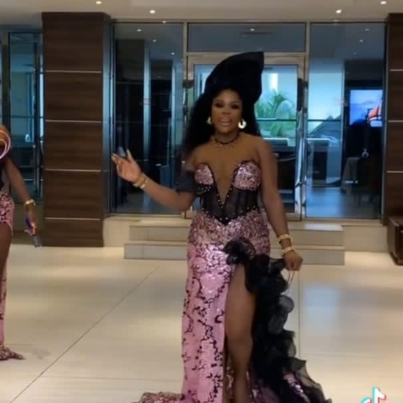 Clothing dress and more - Picture 3 of 16